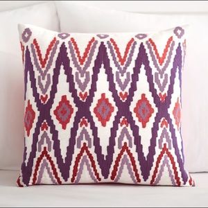 Pottery Barn Dorm decorative pillow sham + insert